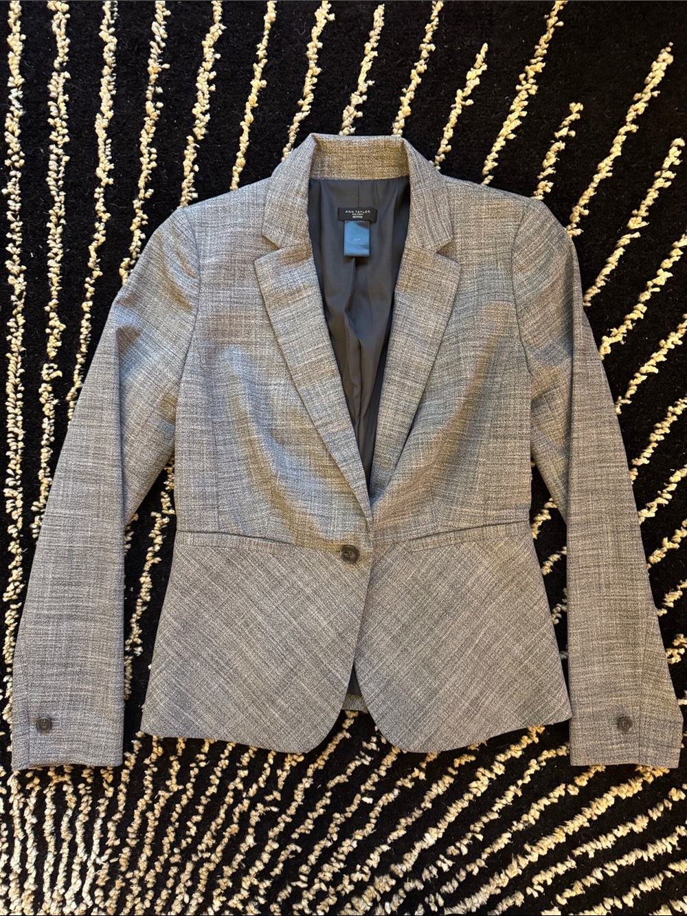 EUC! Ann Taylor Gray Plaid Single-Button Blazer